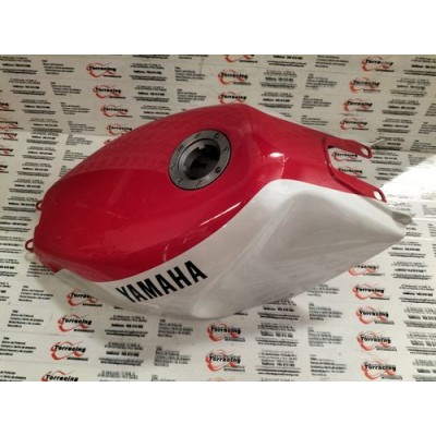 REF: 23498 Cubredeposito Nuevo Origen Yamaha FZR600 año 1990 REF: 23498 Cubredeposito Nuevo Origen Yamaha FZR600 año 1990